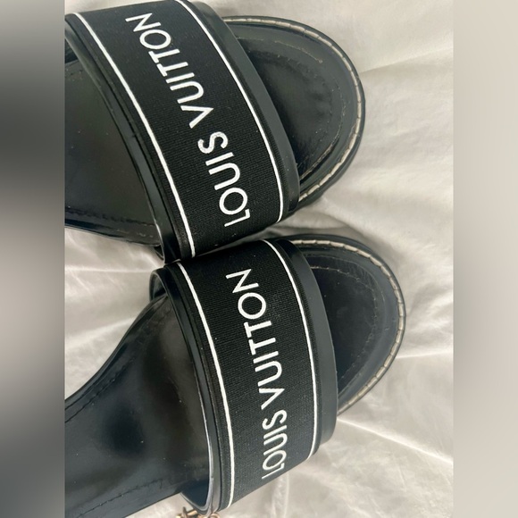 👑✅PRICE FIRM✅Fabulous Fashion Black Star Trail Sandal Heels - Picture 5 of 17